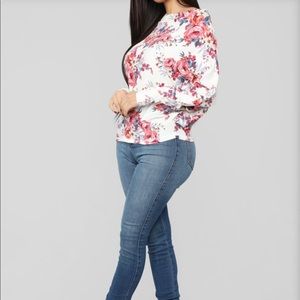 NWT Floral Top-Ivory Combo-Size Small